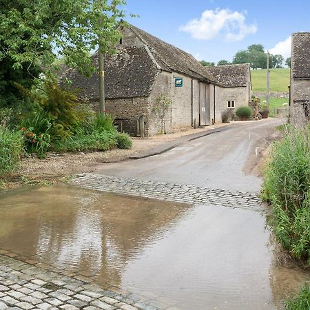 Flowers Barn Daglingworth Exterior foto