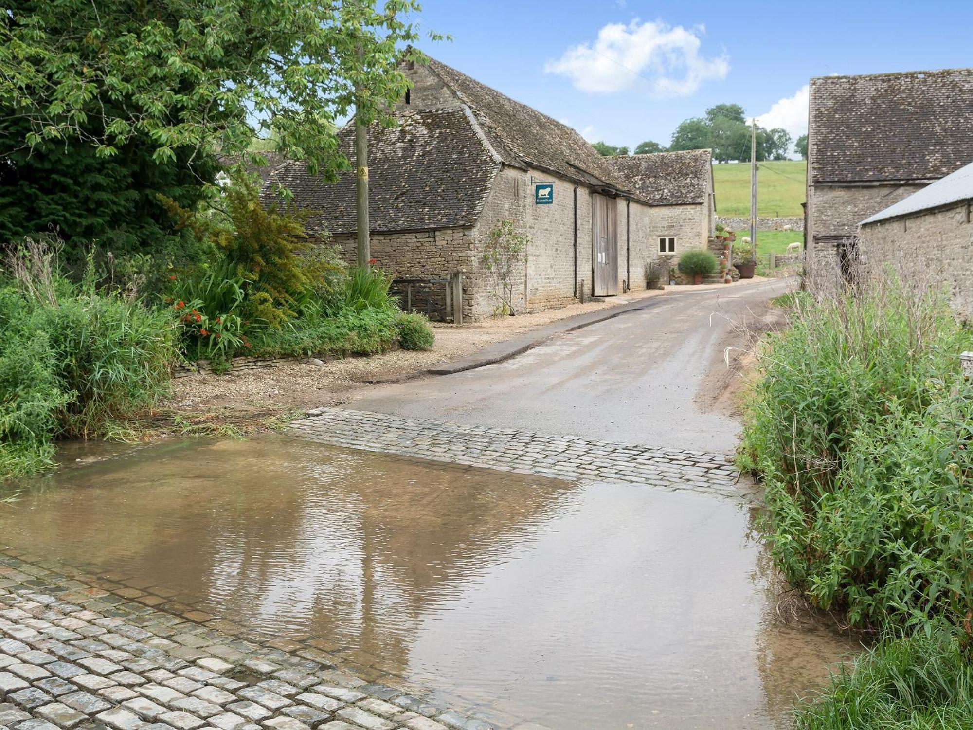 Flowers Barn Villa Daglingworth Exterior foto